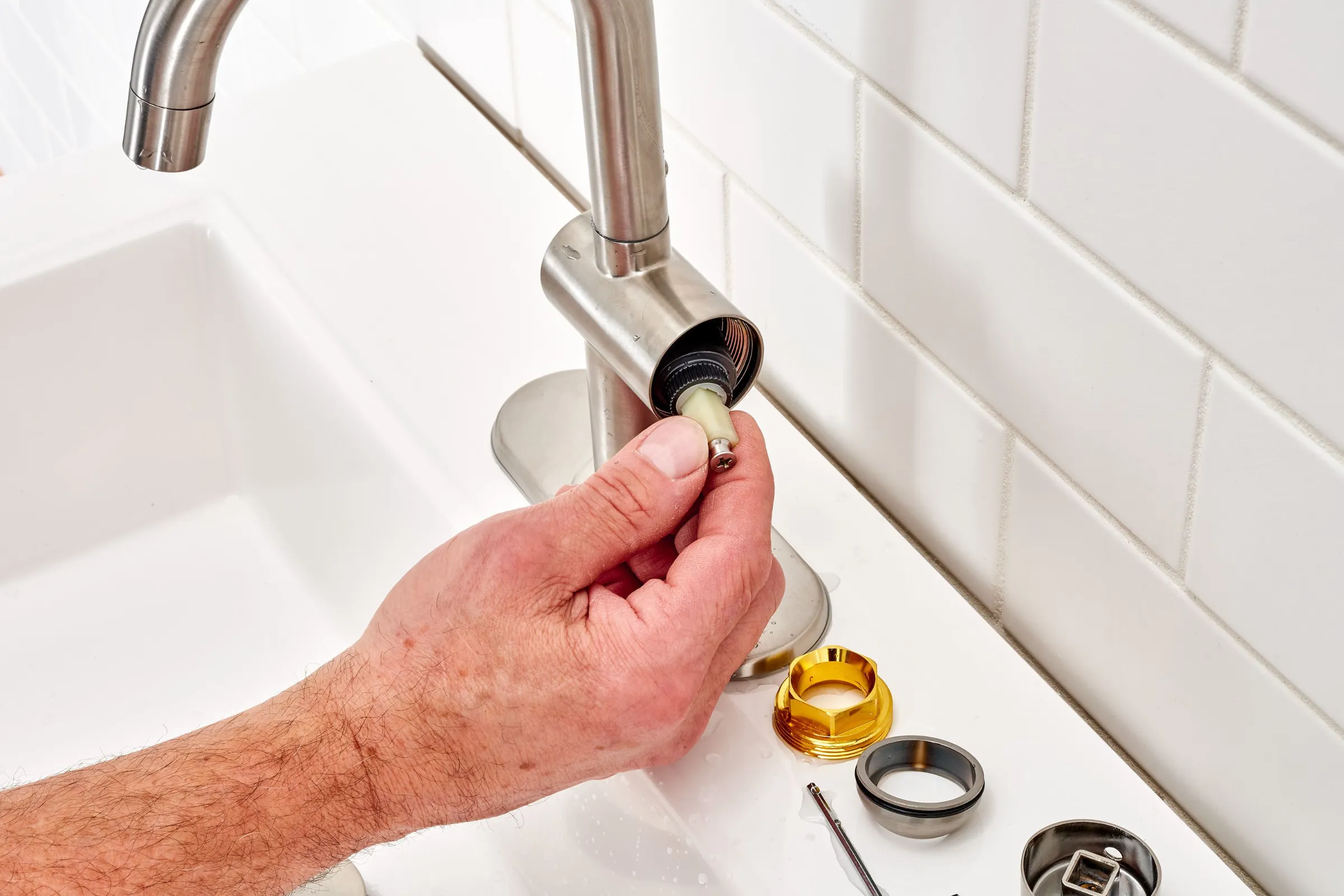 Kitchen Faucet Repair Experts | Dave21 Plumbing