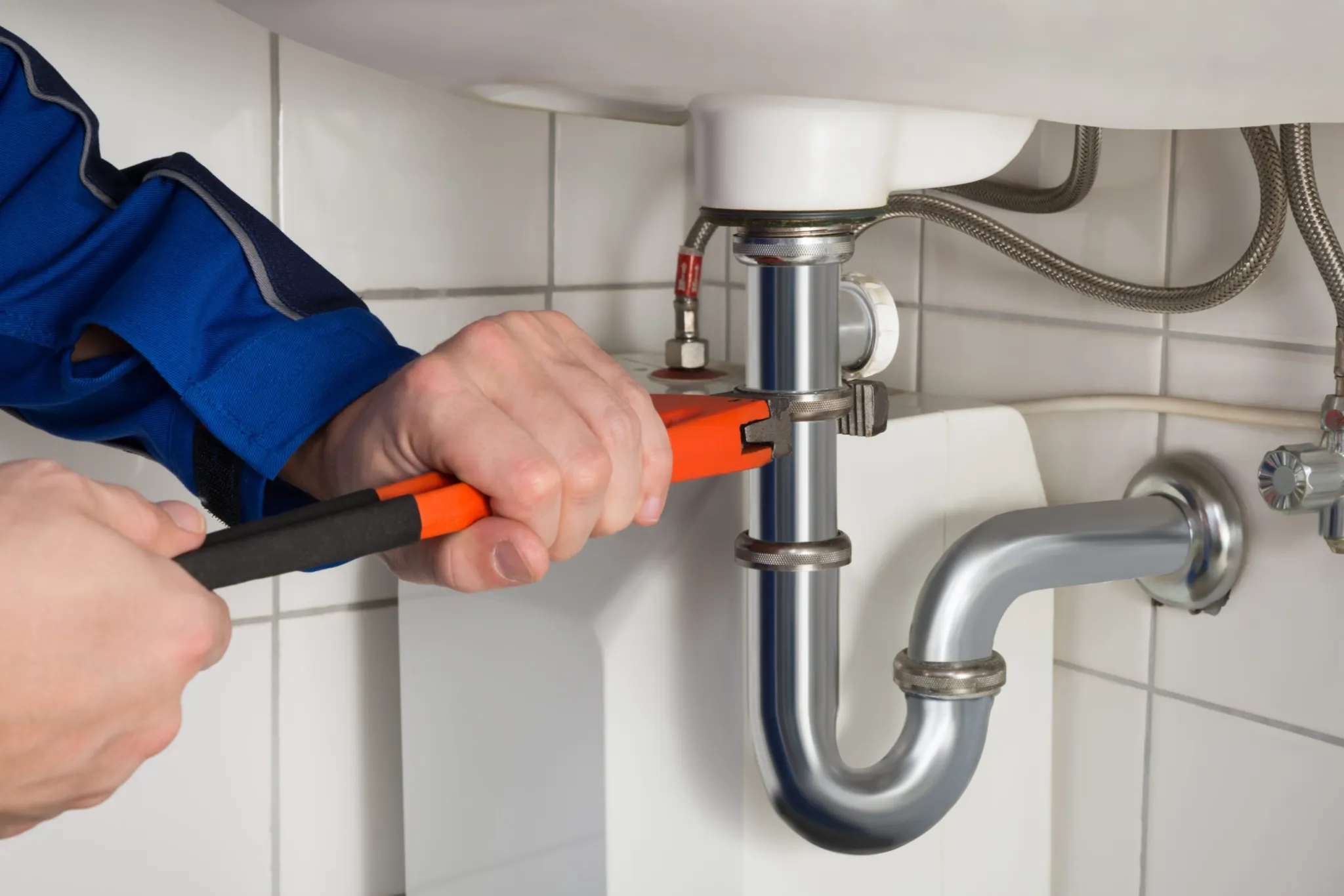Plumbing Contractor Vs Plumber: Which Do You Need?